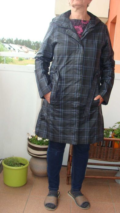 Płaszcz przeciwdeszczowy damski -S .