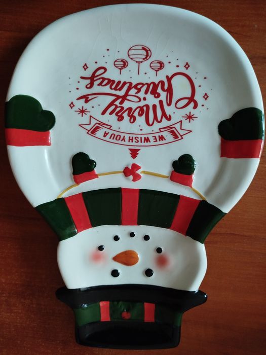 Świąteczny talerz dekoracyjny – bałwanek Merry Christmas
