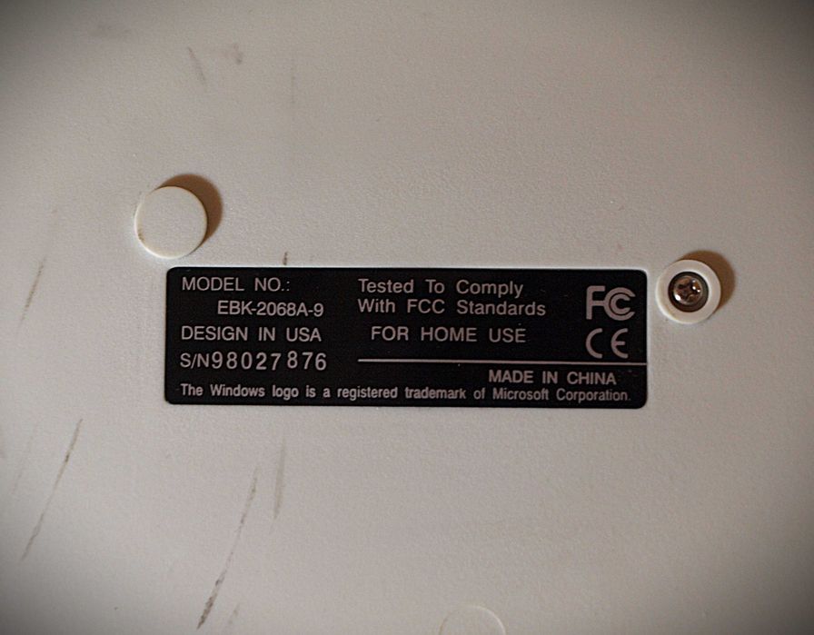 Клавіатура Microsoft  для старих ПК з роз'ємом DIN-5 (великий PS/2)