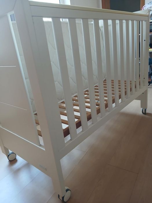 Cama bebé marca trama