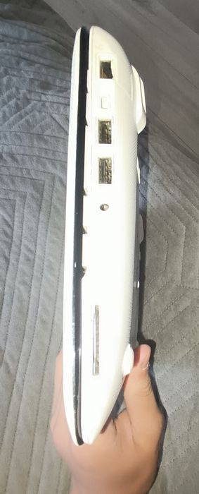 Недбук асус в неробочому стані