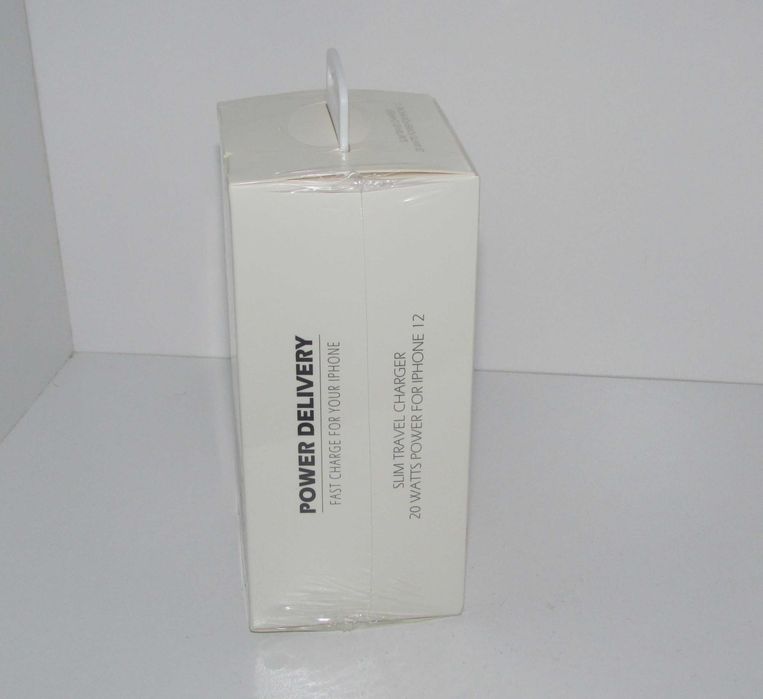 SWISSTEN Slim Travel Charger PD 20W Novo e Selado