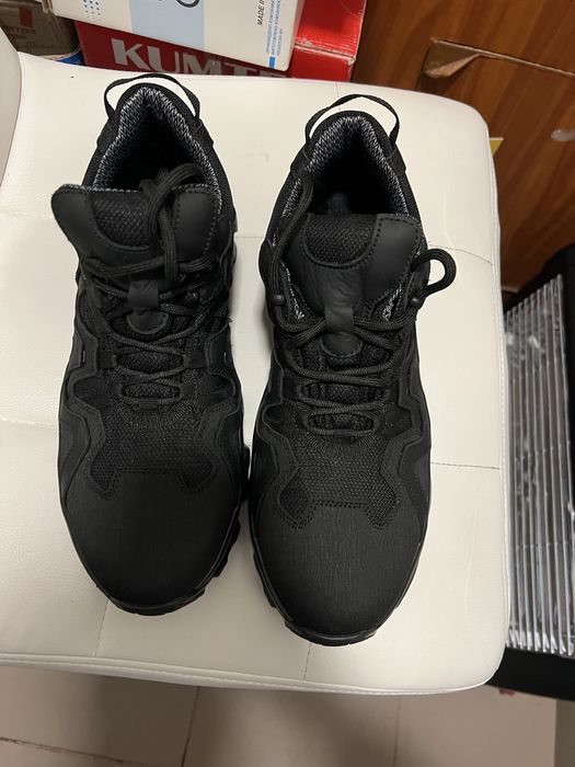 Трекінгові кроссівки gore tex