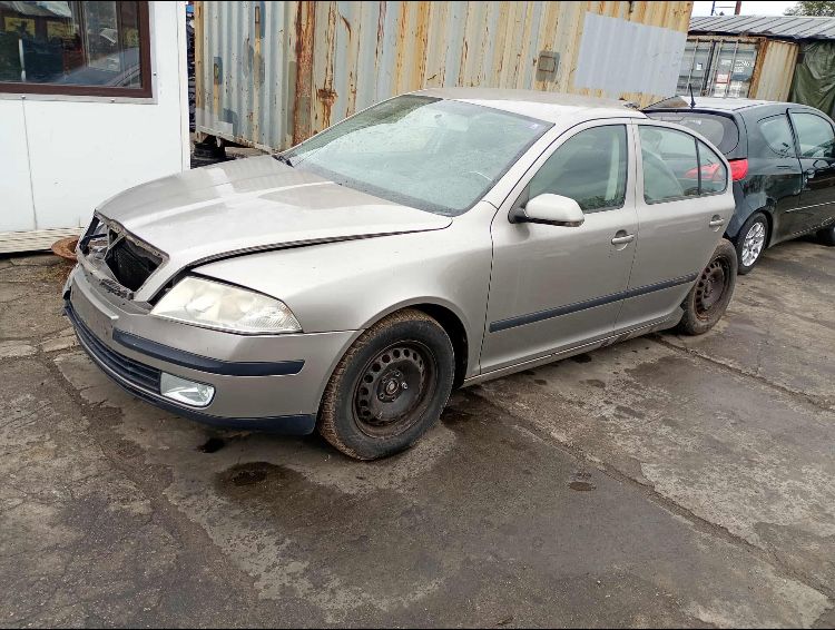 Czesci  Skoda Octawia 1.6 fsi 2007