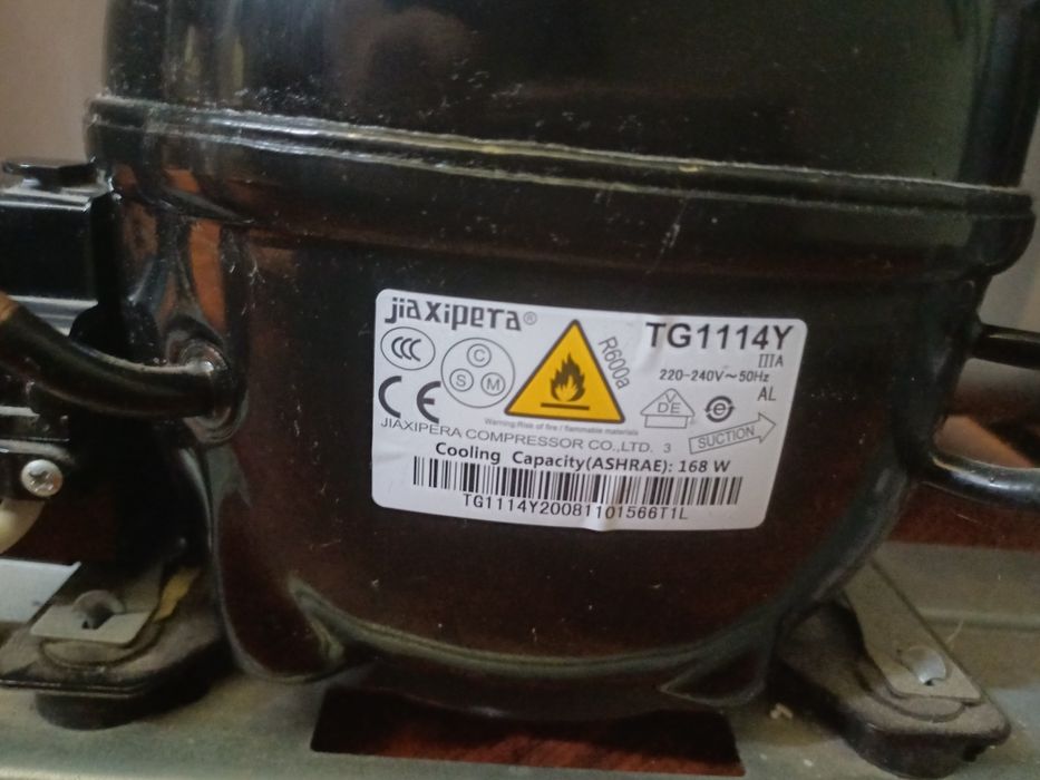 Морозильна камера Indesit DFZ 4150.1 срібна