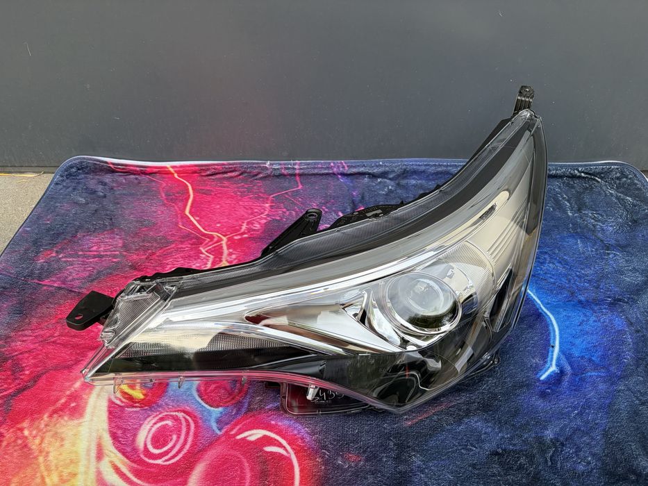 Toyota Avensis T27 Lift Lampa lewa full led