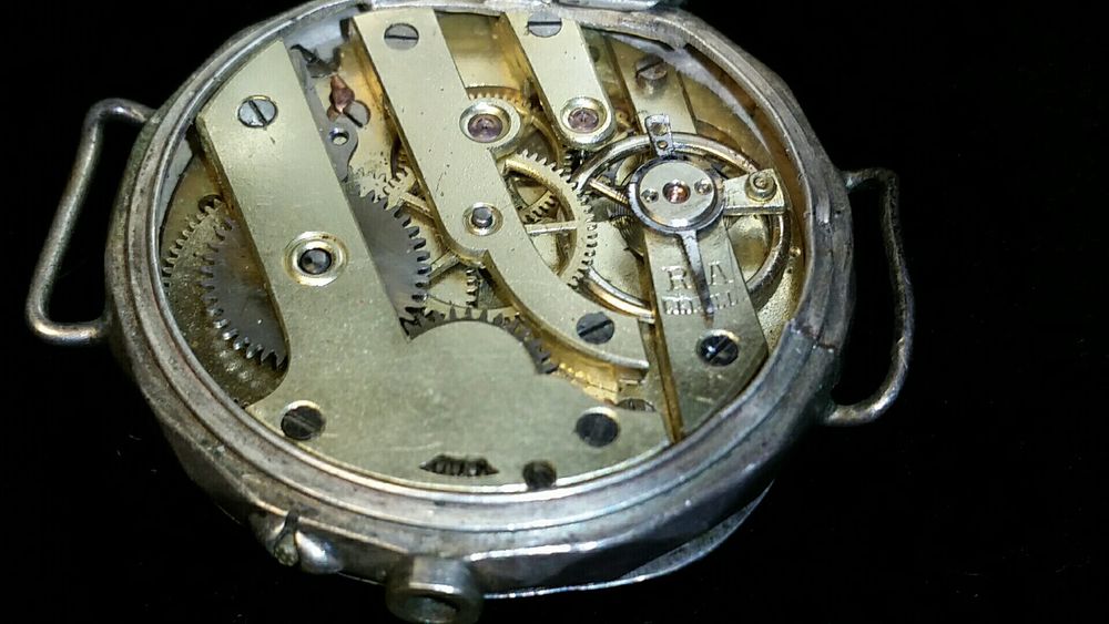 Relógio antigo de pulso em prata