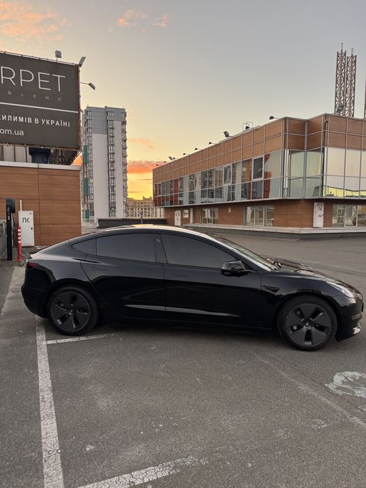 Tesla model 3 2021