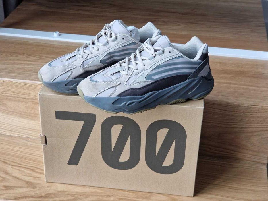 adidas gazelle silver green womens ID1674 adidas Yeezy 700 V3 Fade Salt [USED]