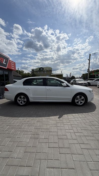 Skoda Superb Шкода Суперб 2012 р 1.6 дизель 5МКПП