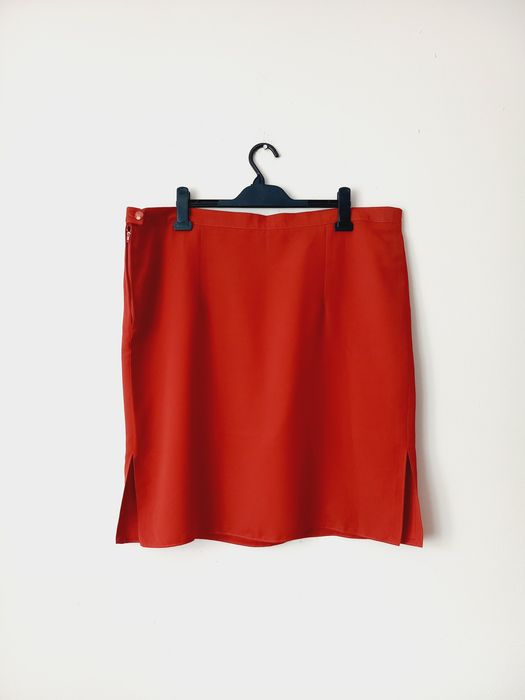 Elegancka duża czerwona spódnica damska r. 48 (4XL)