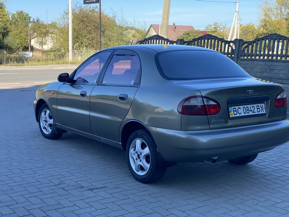 Продам  хорошу автівку в гаронму стані