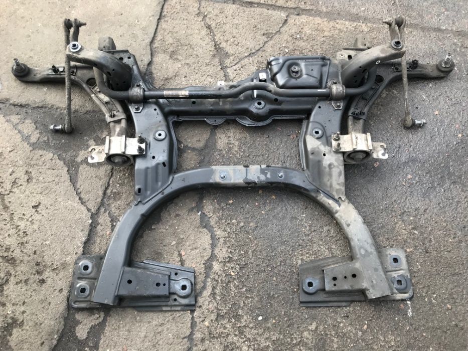 Mercedes A klasa W176 Wahacz przedni aluminiowy części