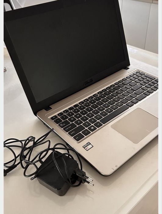 Laptop Asus F540Y – używany laptop w dobrym stanie