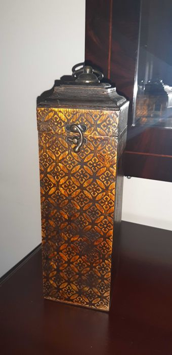 Caixa para garrafa - decoraçao ou uso NOVA
