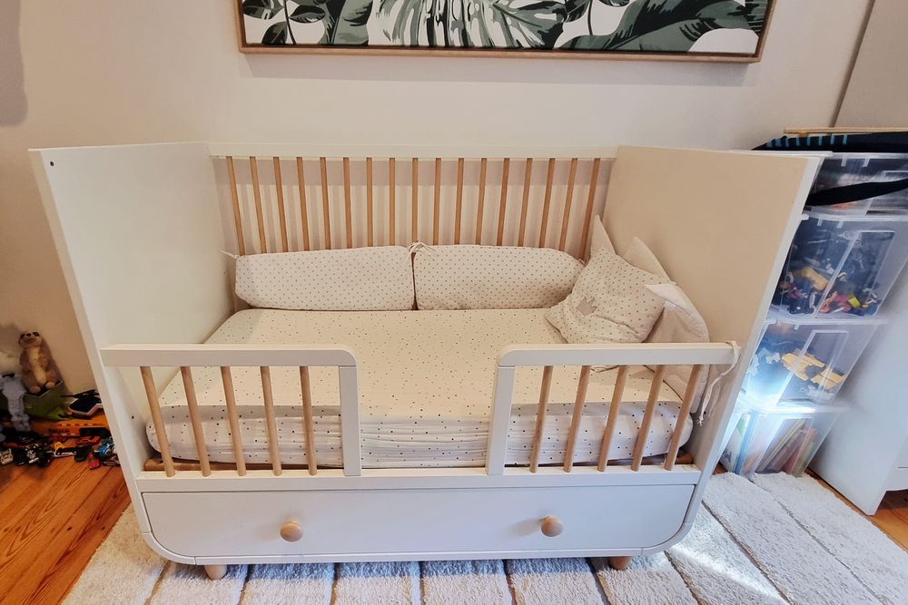Cama IKEA com gaveta MYLLRA + Colchão e Protrotetor de colchão