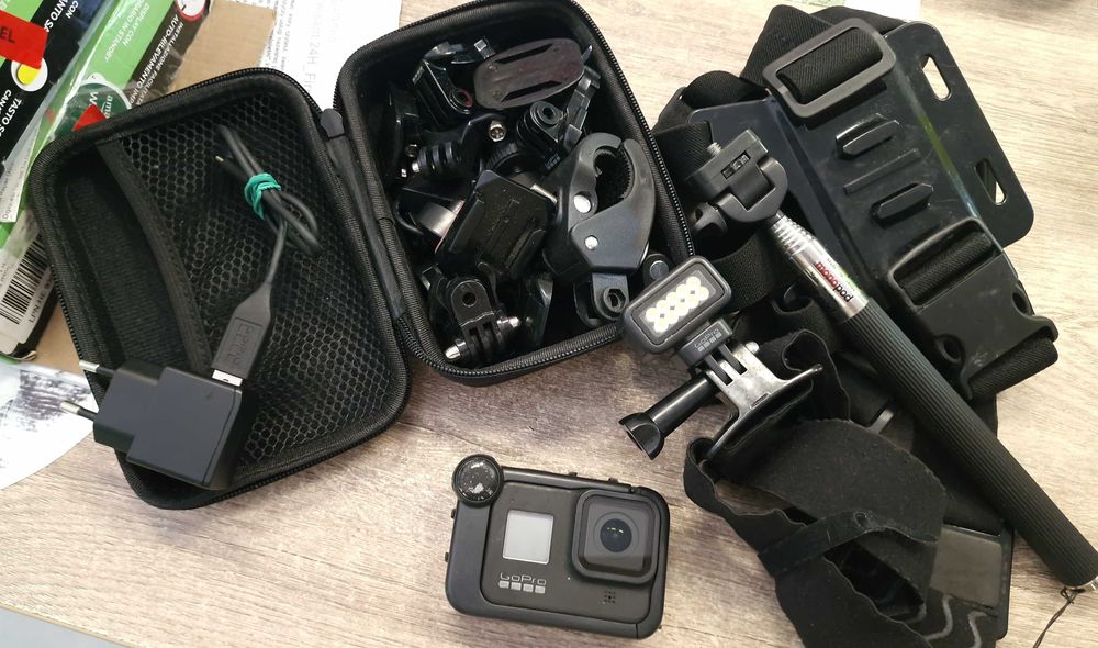 GoPro HERO 8 Black - kamera sportowa , zestaw