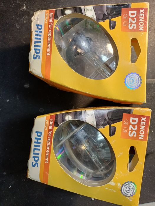 Штатні ксенонові лампи Philips D2S Xenon Vision 85122VIS1 35w 4600k