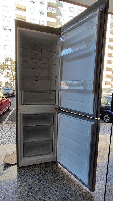 Frigorífico combinado Inox Indesit