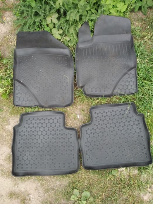 Продам коврики Джили Емгранд