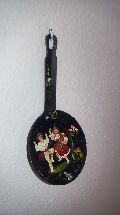 Sertã madeirense pintada à mão