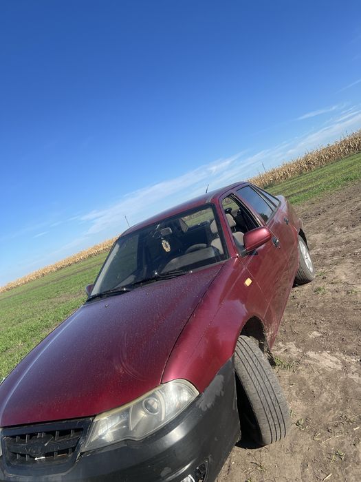 автомобіль DAEWOO NEXIA