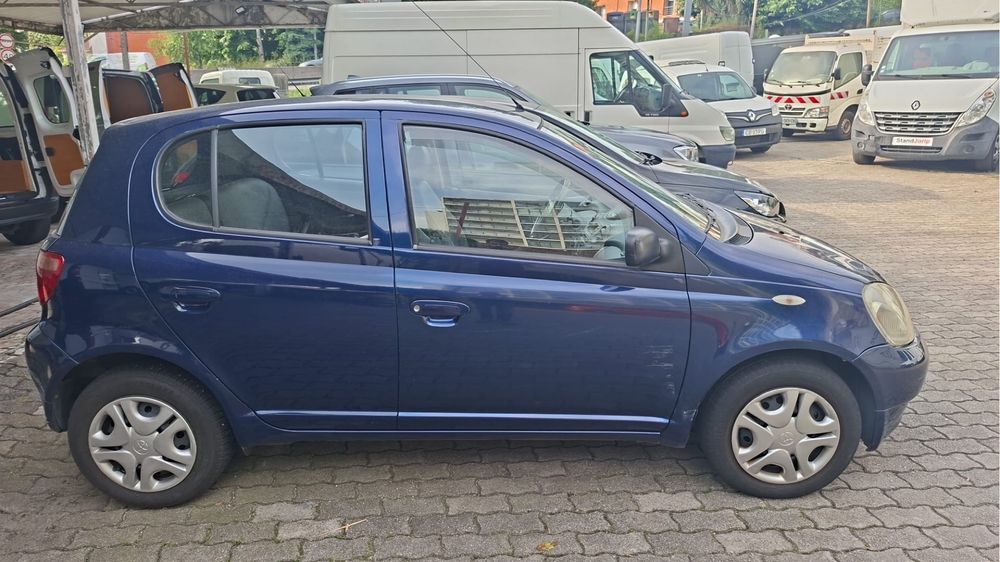 toyota yaris.