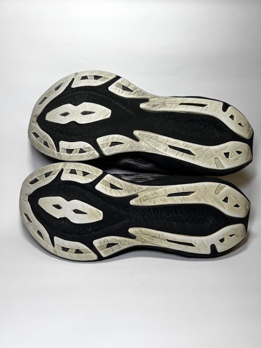 ОРИГІНАЛЬНІ кросівки ASICS Novablast 3