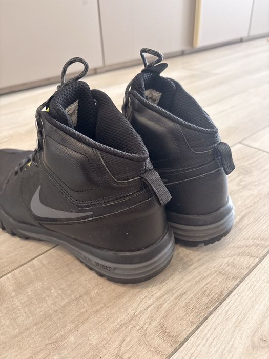 Продам ботинки Nike
