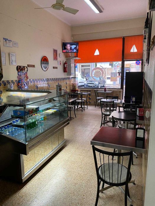 Trespasse do café/snak-bar equipado | Alverca do Ribatejo