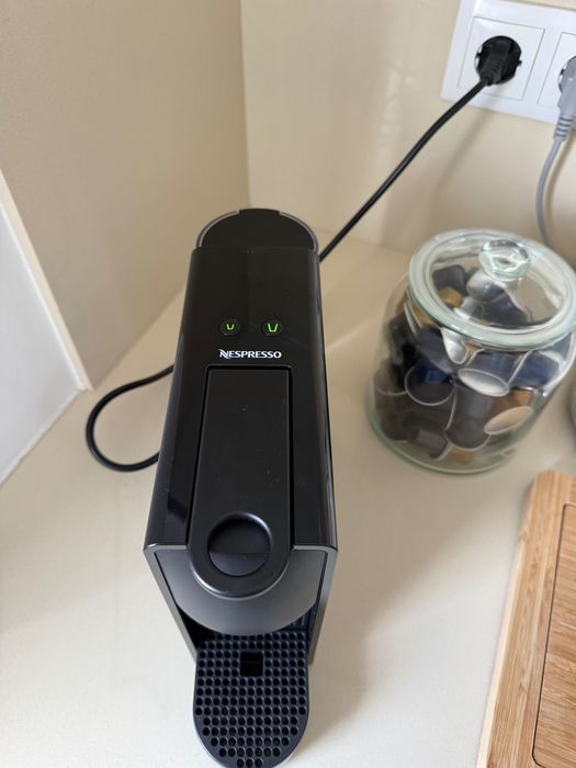 Máquina café Nespresso Essenza Mini