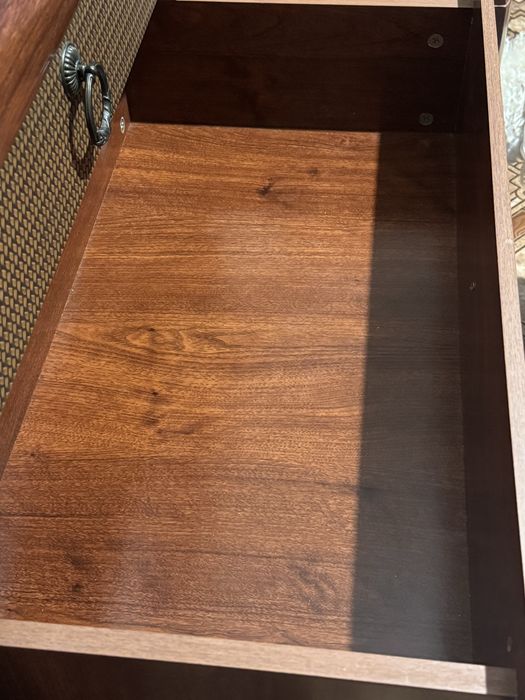 Комод с зеркалом