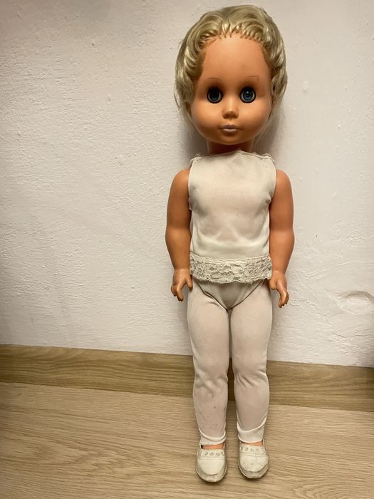 Lalka z czasów PRL