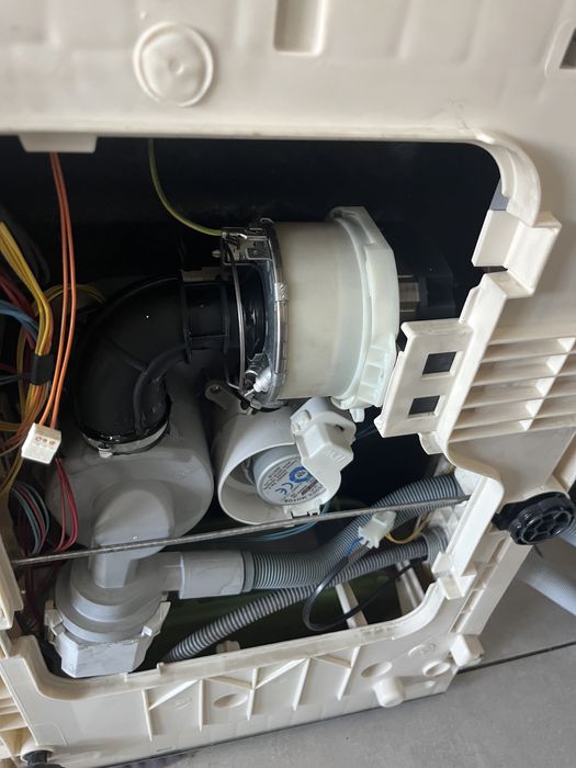 Naprawa AGD, młody serwisant z chęcią naprawi twój sprzęt :)