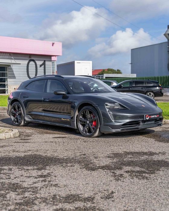 Porsche Taycan Cross Turismo 4S