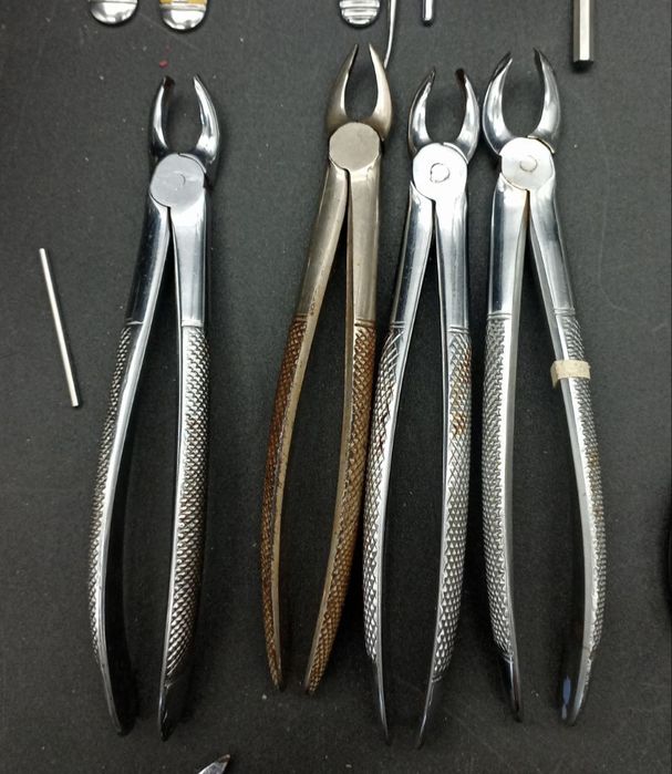 Інструменти стоматологічні ,медичні та зуботехнісні  бу.