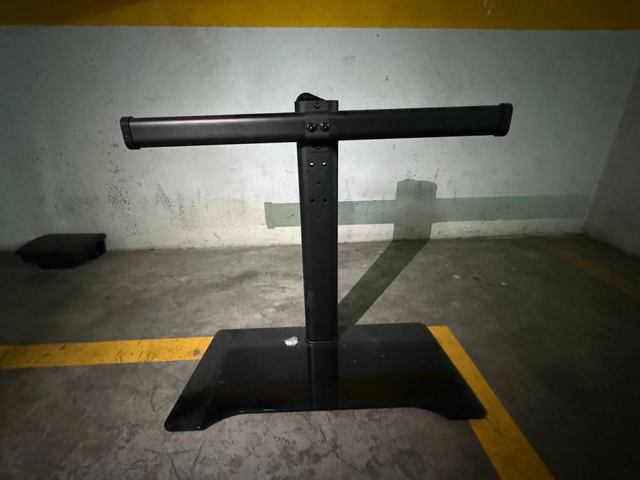 base de suporte de televisão com pé