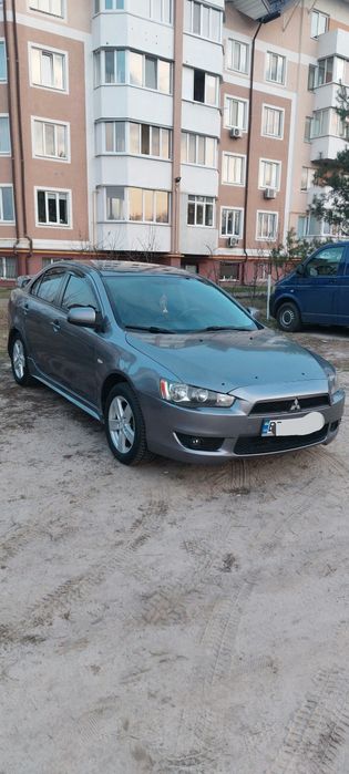Продаж Мітсубісі лансер 10