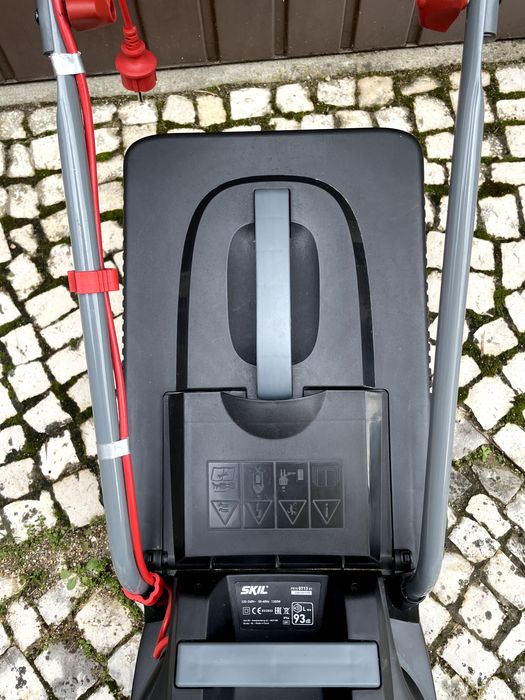 Corta relvas Skil, 1300 watt