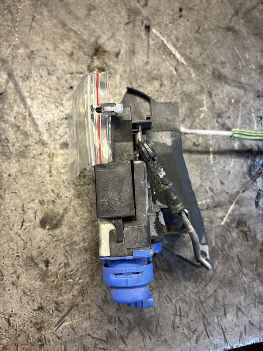 Zamek Mechanizm drzwi Lewy Tyl Tylny Audi A3 8L Rok 2000