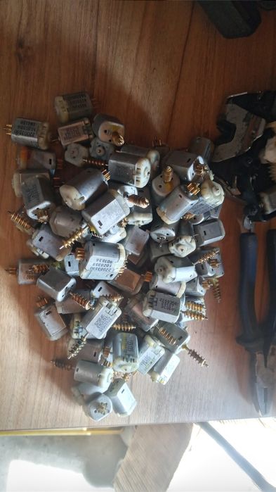 Моторчик замка мерседес багажника