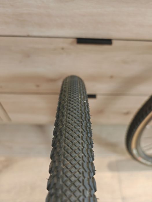 Komplet kół Bontrager Paradigm Comp 25 - jak nowe!! Gravel/szosa