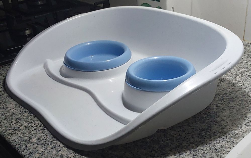 TABULEIRO COMEDOURO,BEBEDOURO,GATO OU CÃO.Casa,Quarto,Sala,Varanda,etc