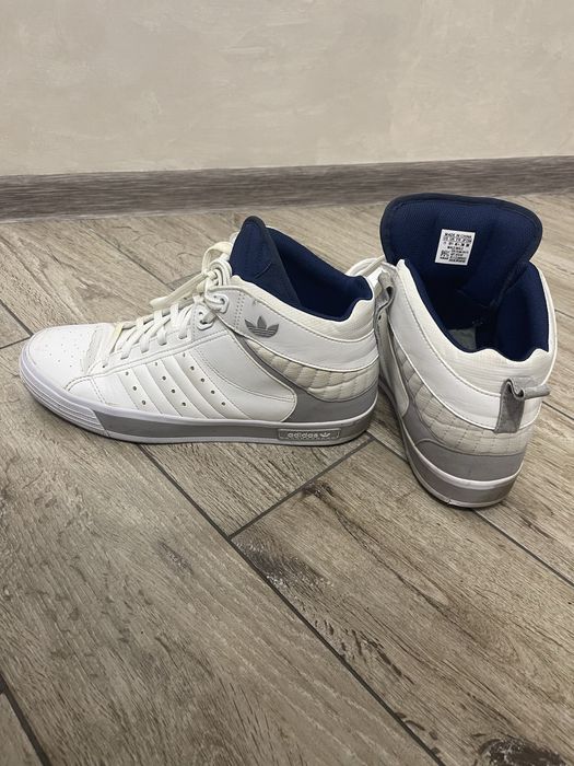 Чоловічі кросівки . Красовки adidas