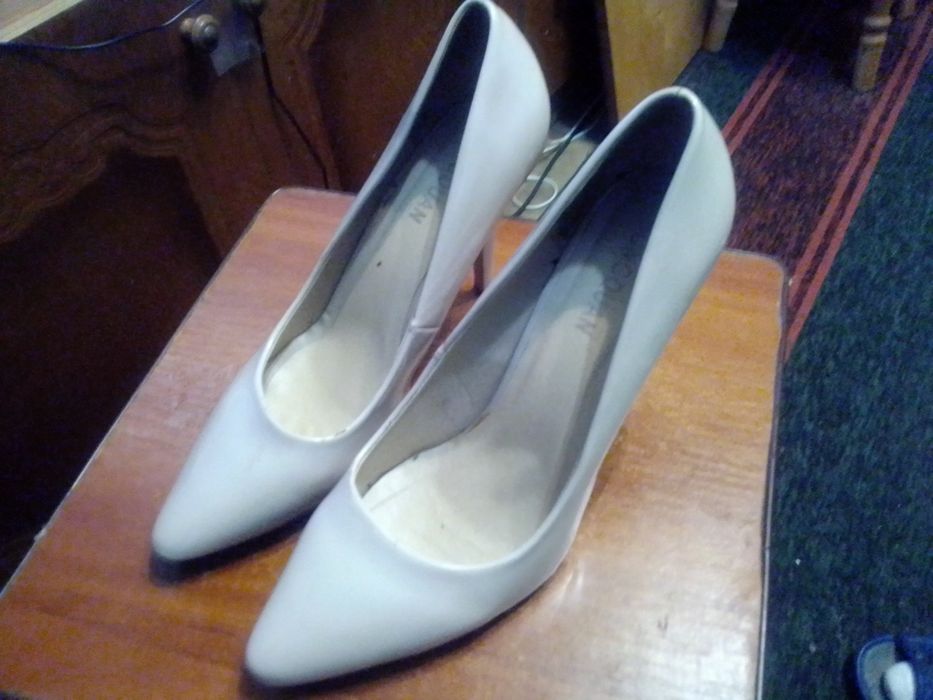 Туфли женские бежевые