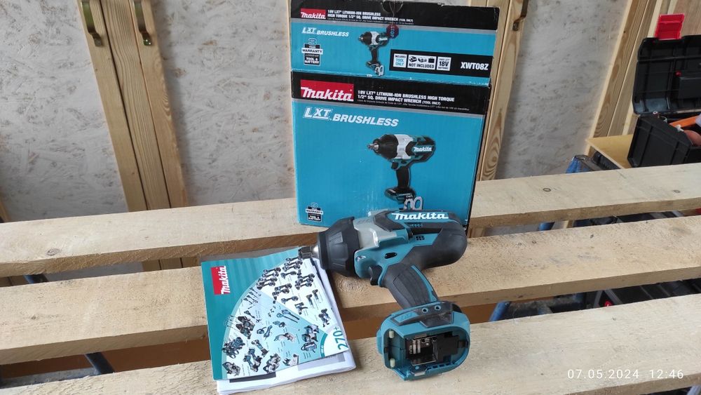 Продам акумуляторний гайковерт Makita XWT08