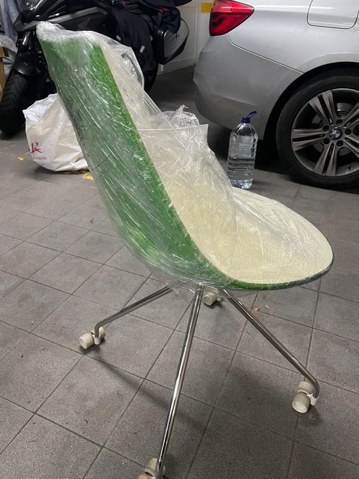Cadeira escritório acrilico verde/beje