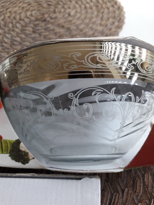 Komplet ekskluzywnego szkła Pasabahce.