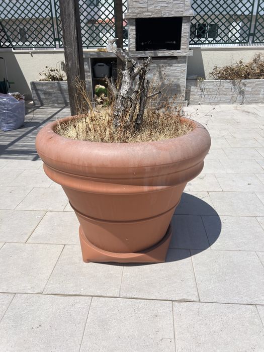 Vaso Grande de Jardim em Plástico Tipo Terracota