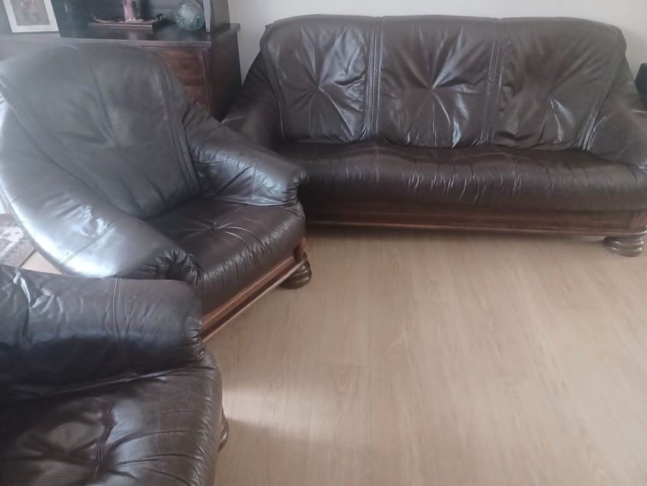 Zestaw wypoczynkowy mebli skórzanych